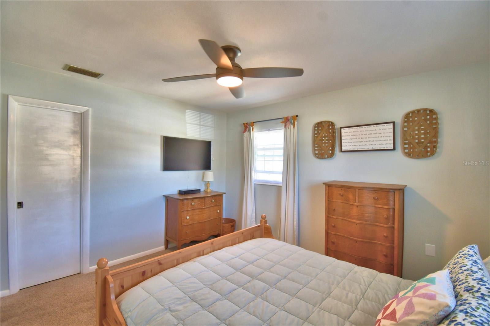 Image 23 of 43 For 141 Browning Circle