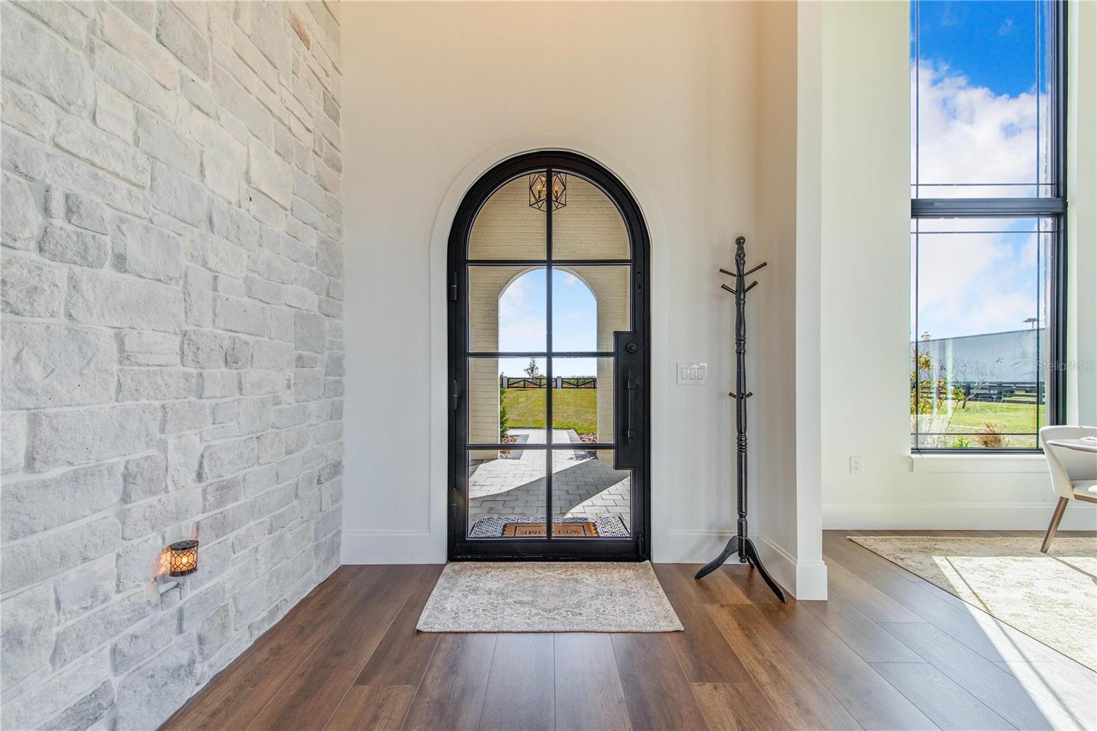 Image 17 of 84 For 1109 Minute Mann Road