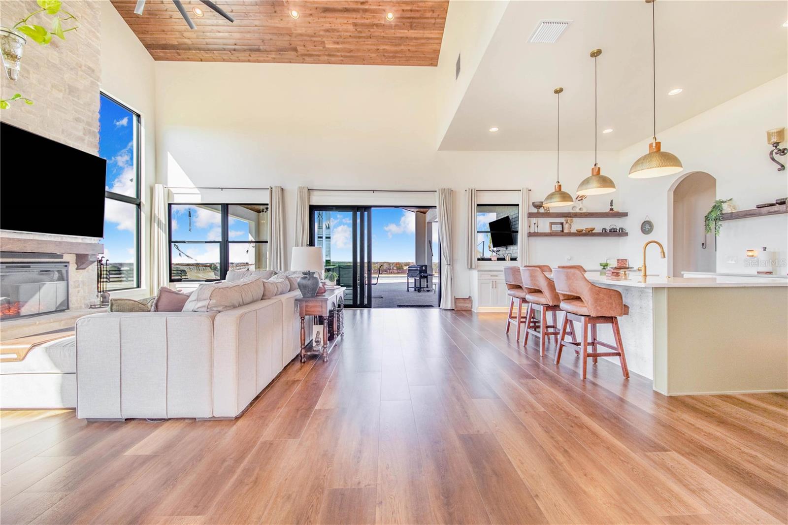 Image 18 of 84 For 1109 Minute Mann Road