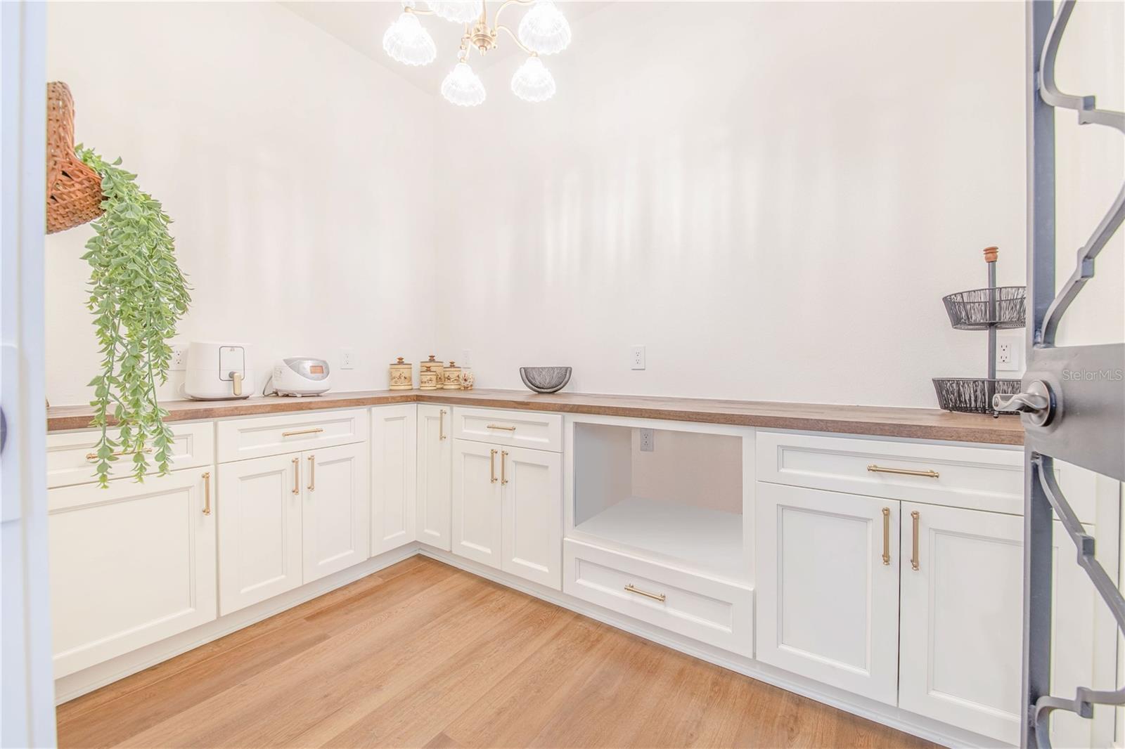 Image 33 of 84 For 1109 Minute Mann Road