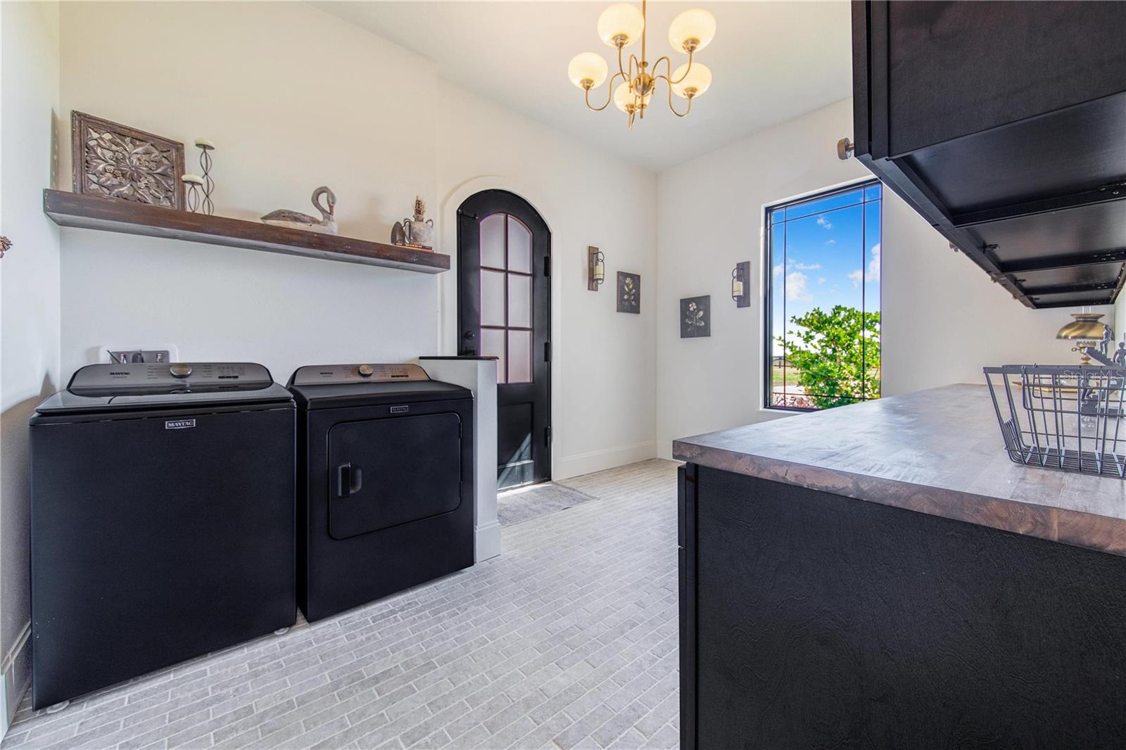 Image 35 of 84 For 1109 Minute Mann Road