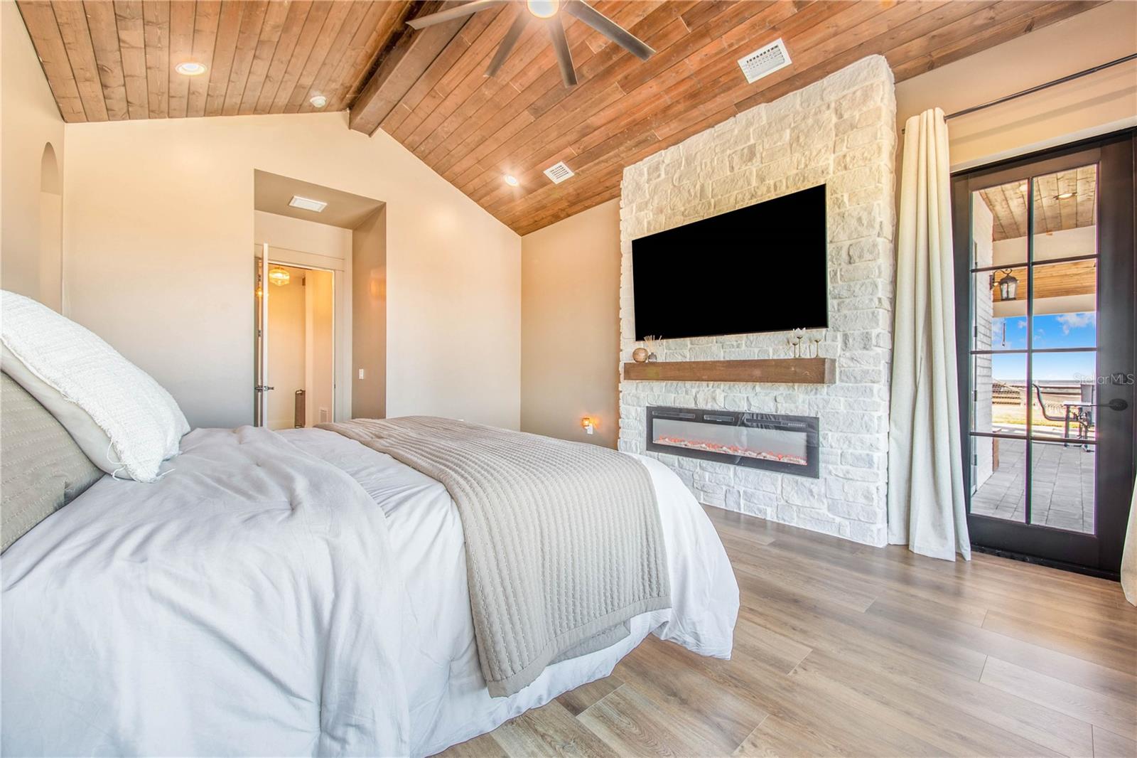 Image 40 of 84 For 1109 Minute Mann Road