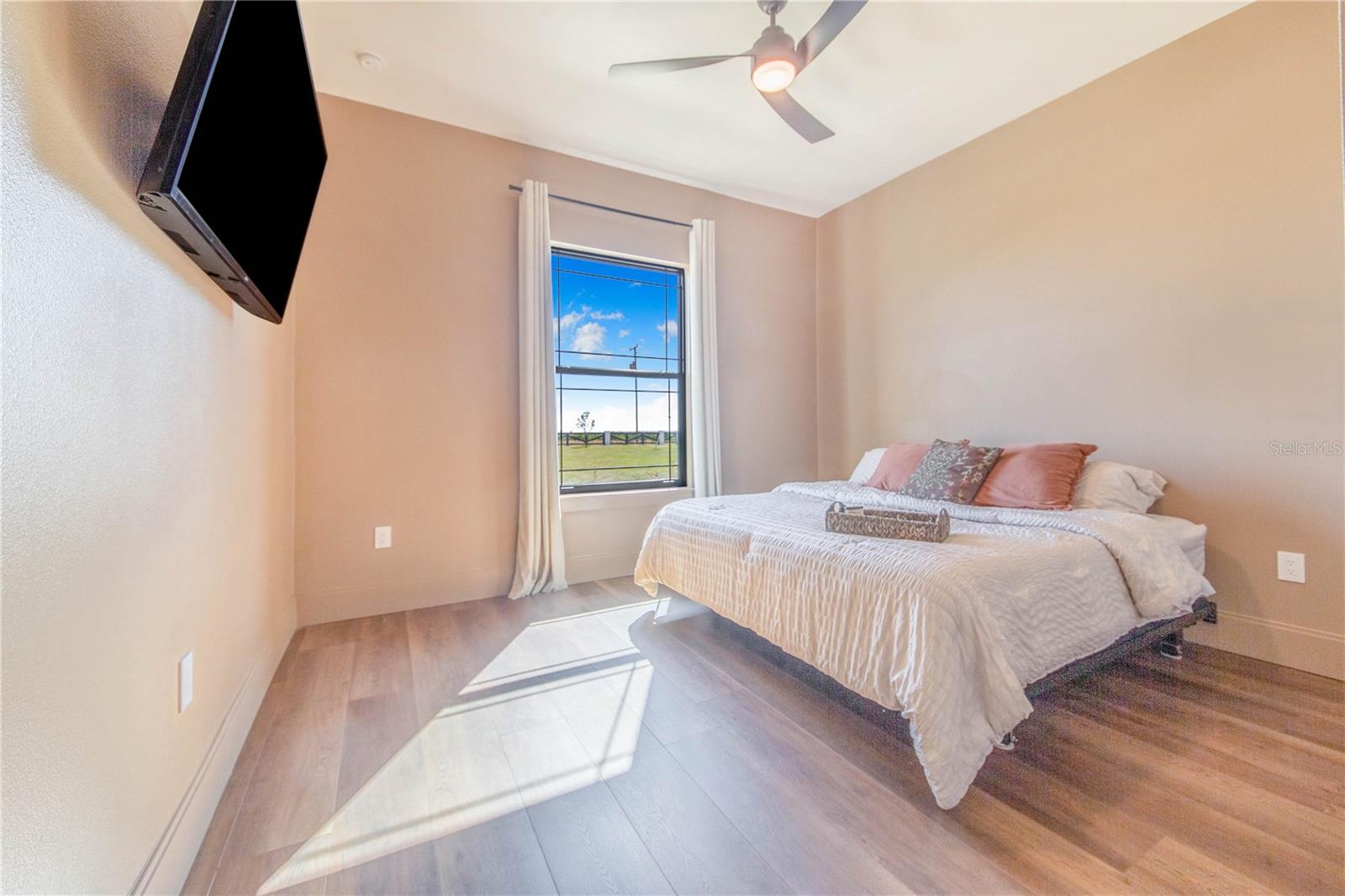 Image 48 of 84 For 1109 Minute Mann Road