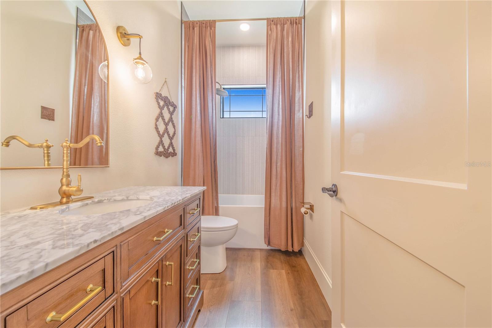 Image 49 of 84 For 1109 Minute Mann Road