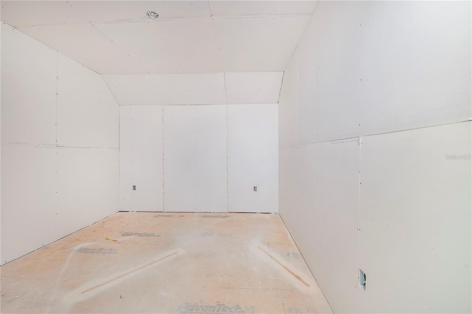 Image 82 of 84 For 1109 Minute Mann Road