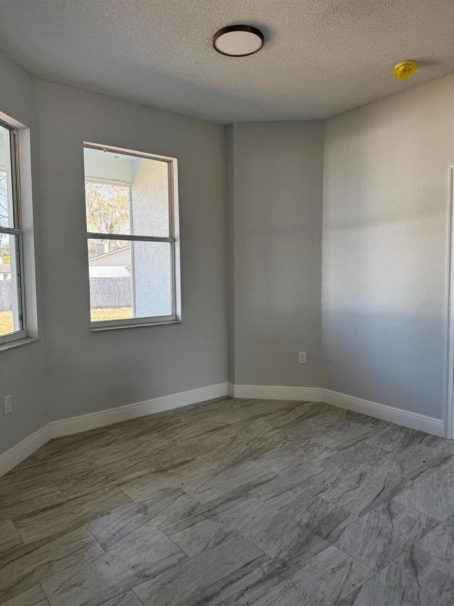 Image 10 of 28 For 183 Lake Thomas