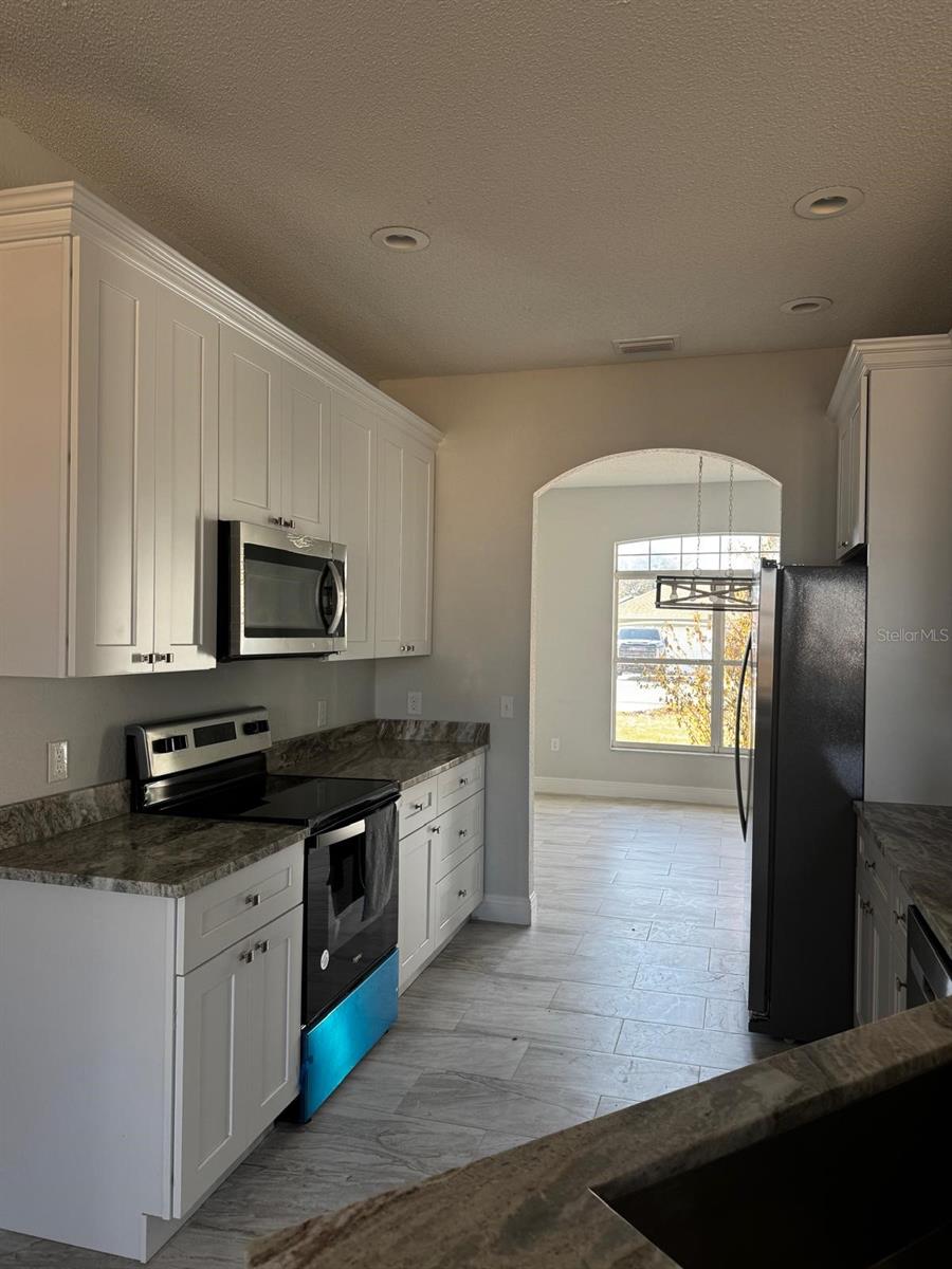 Image 11 of 28 For 183 Lake Thomas