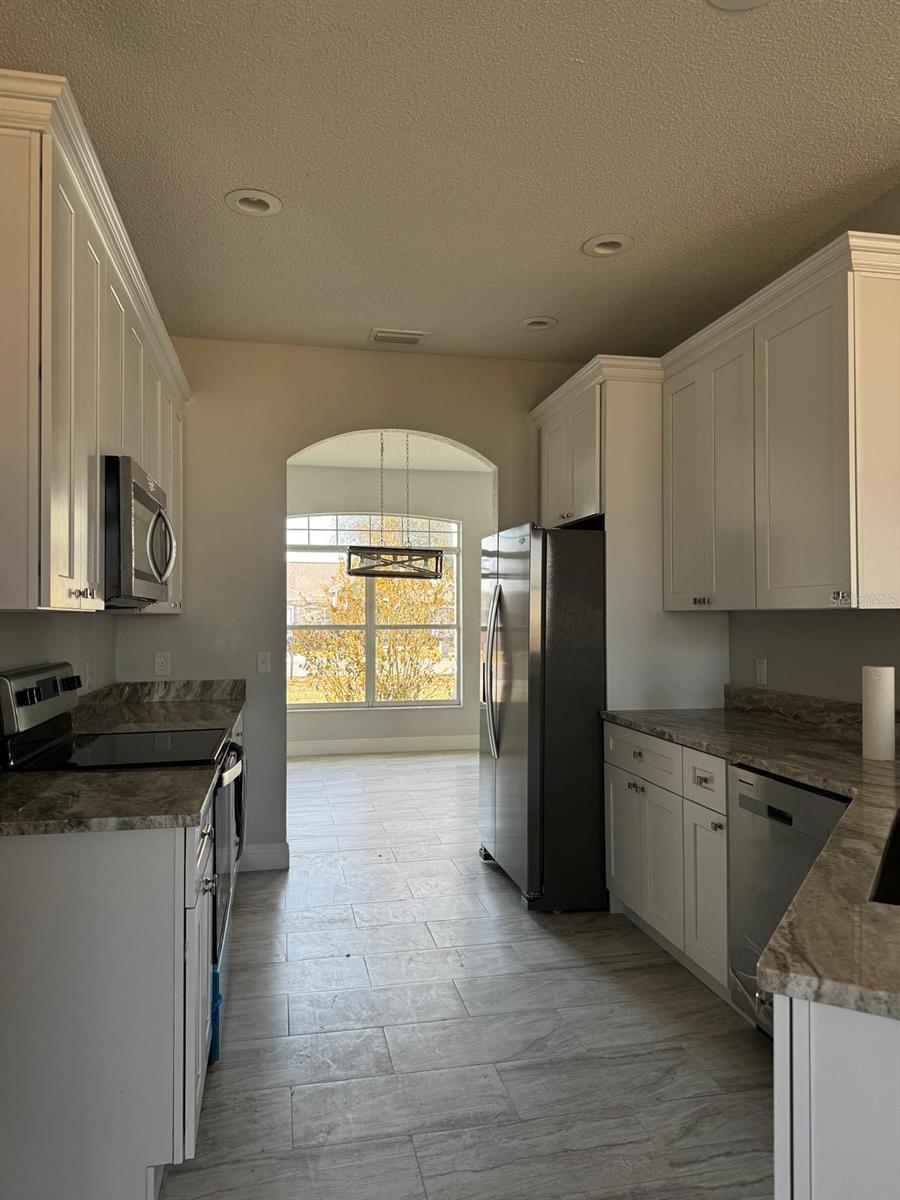 Image 12 of 28 For 183 Lake Thomas