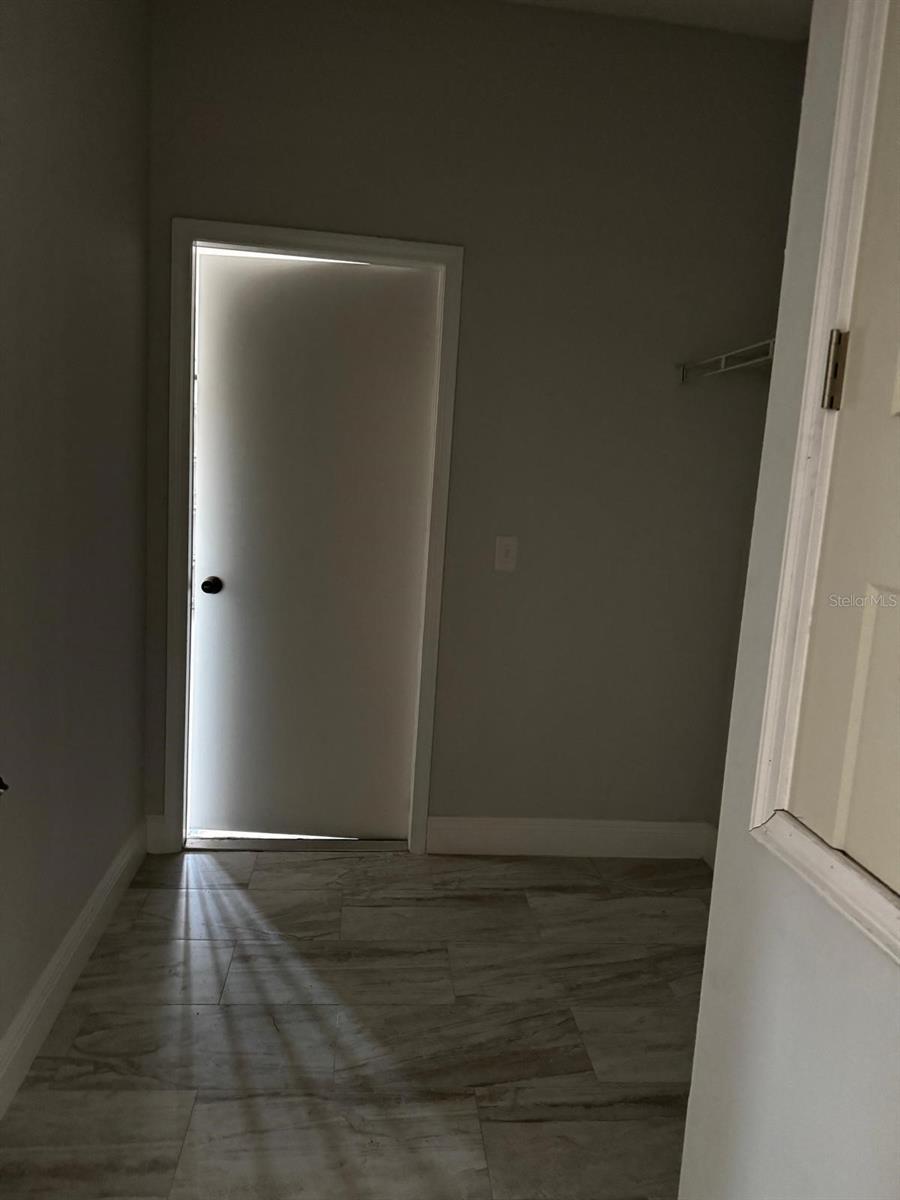 Image 15 of 28 For 183 Lake Thomas