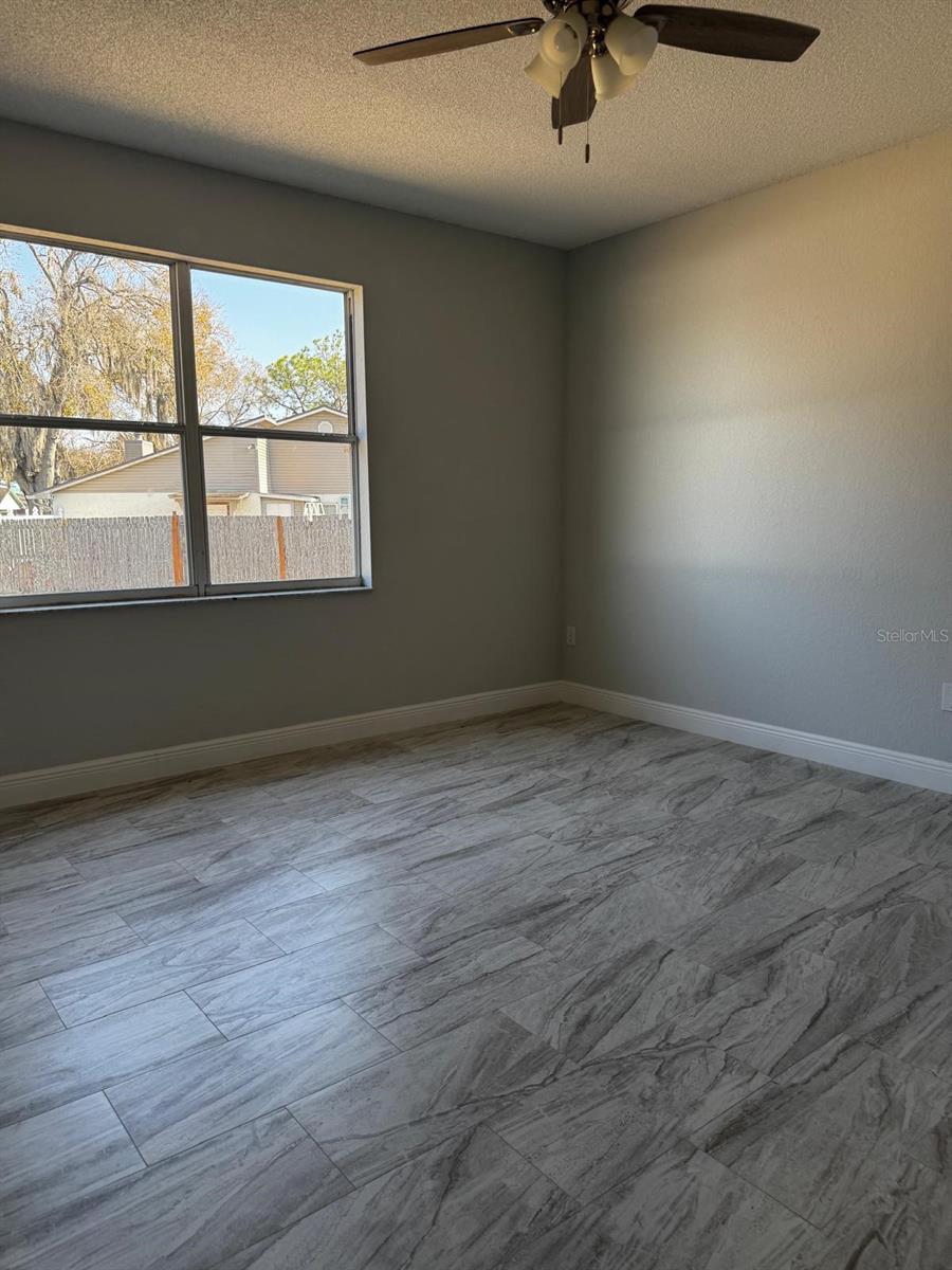 Image 17 of 28 For 183 Lake Thomas