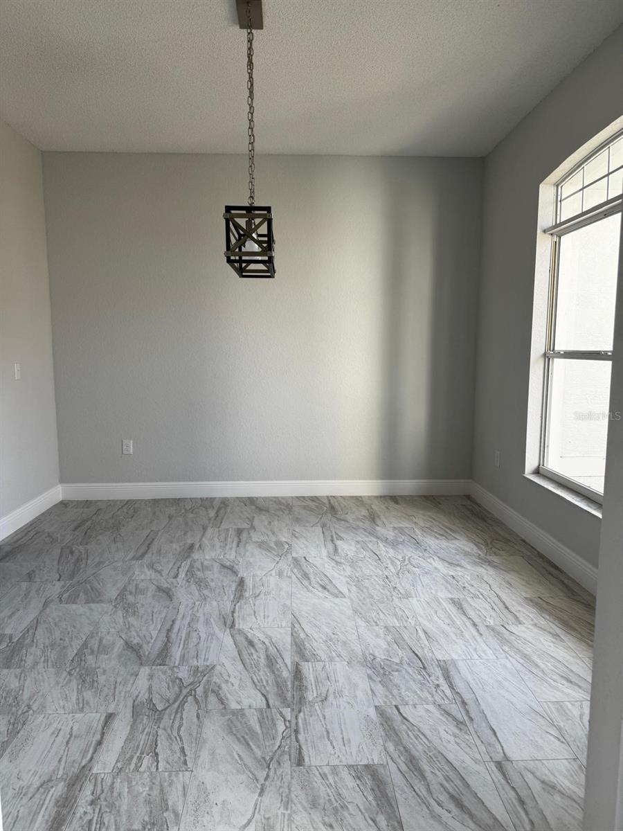 Image 2 of 28 For 183 Lake Thomas