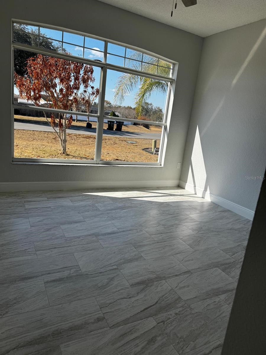 Image 6 of 28 For 183 Lake Thomas