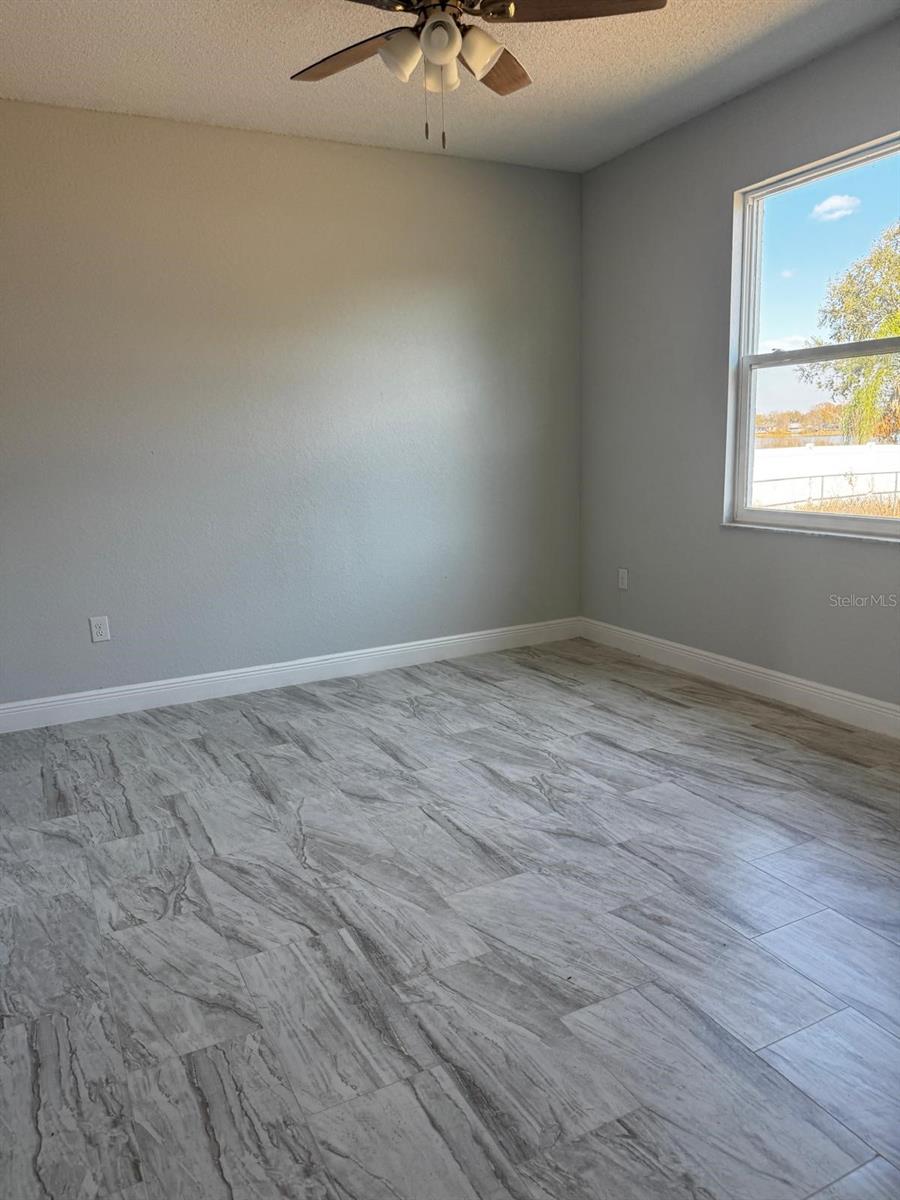 Image 8 of 28 For 183 Lake Thomas