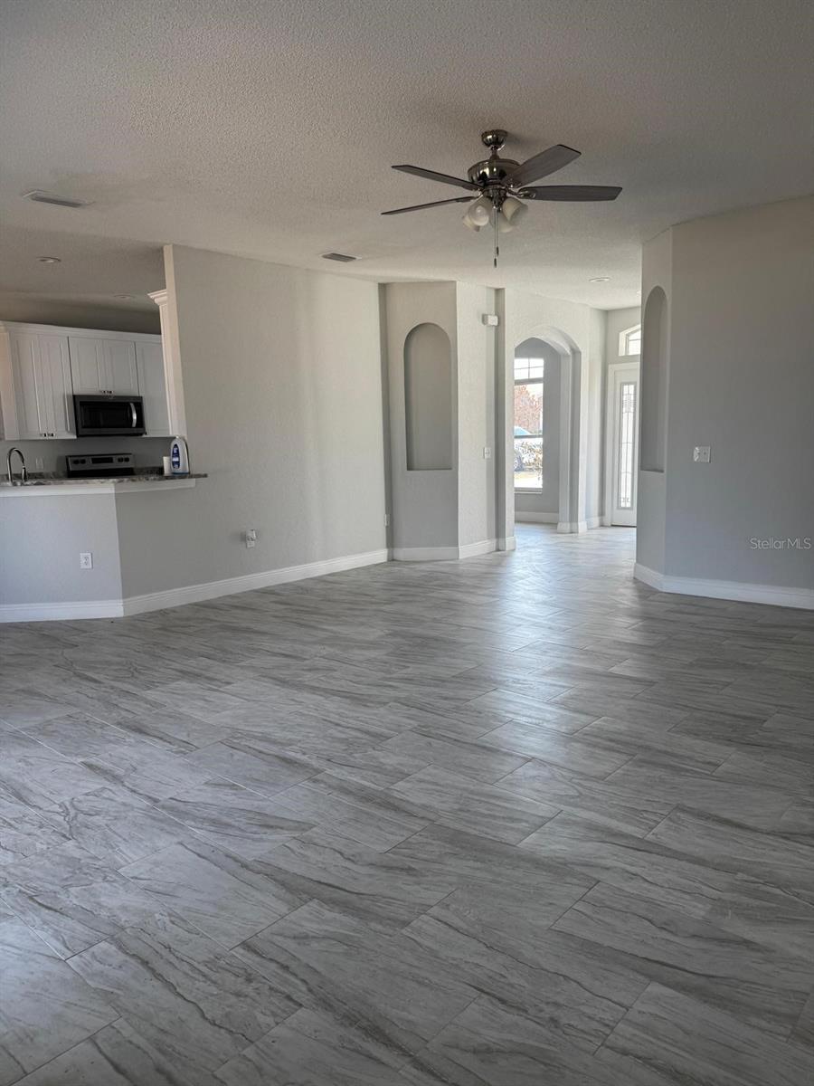 Image 9 of 28 For 183 Lake Thomas