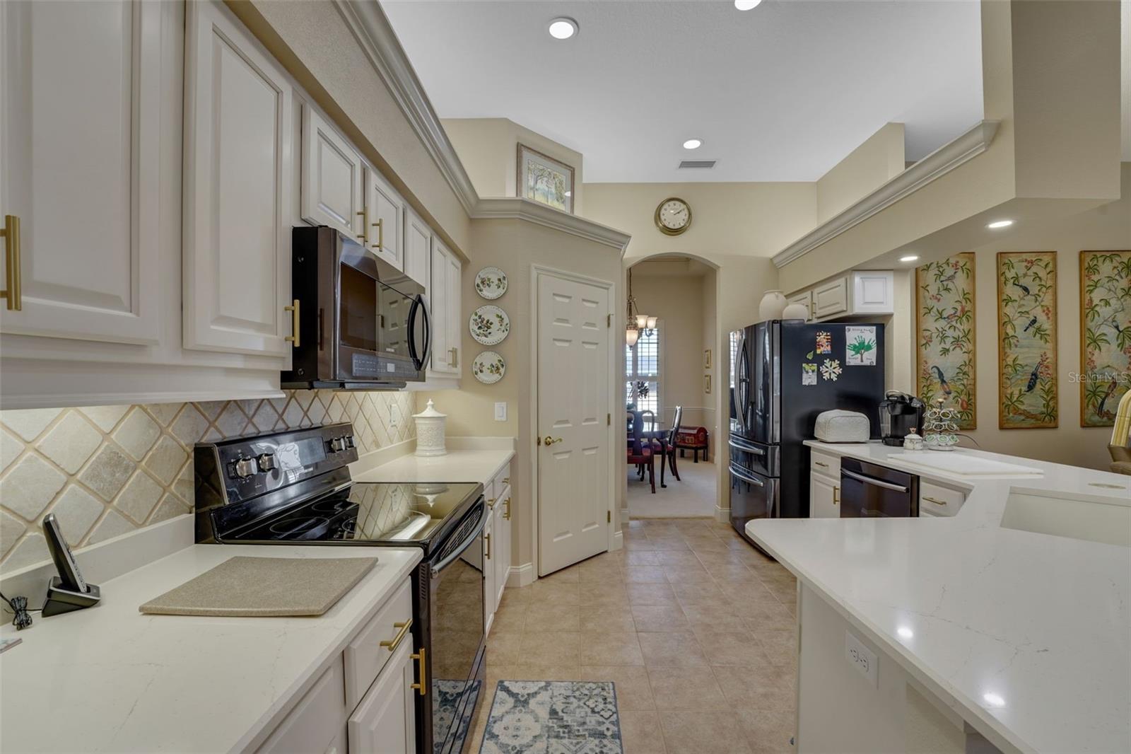 Image 22 of 39 For 822 Hart Lake Street