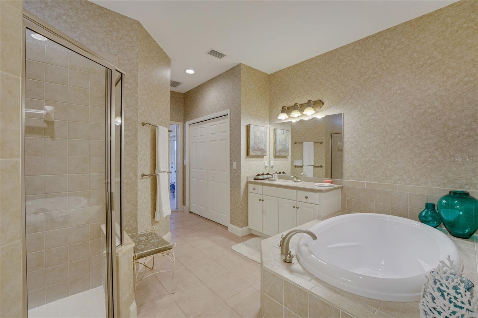 Image 32 of 39 For 822 Hart Lake Street