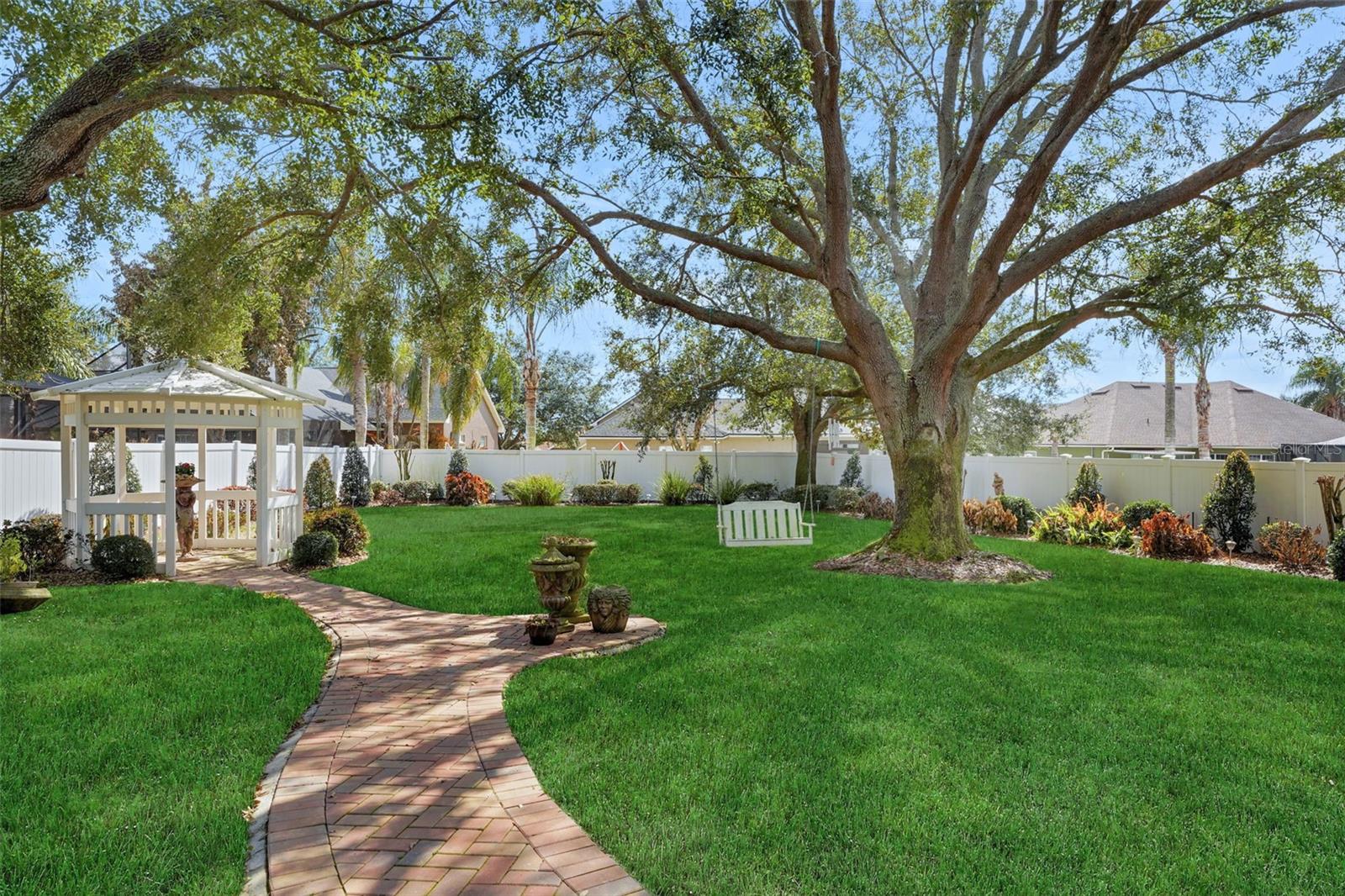 Image 6 of 39 For 822 Hart Lake Street