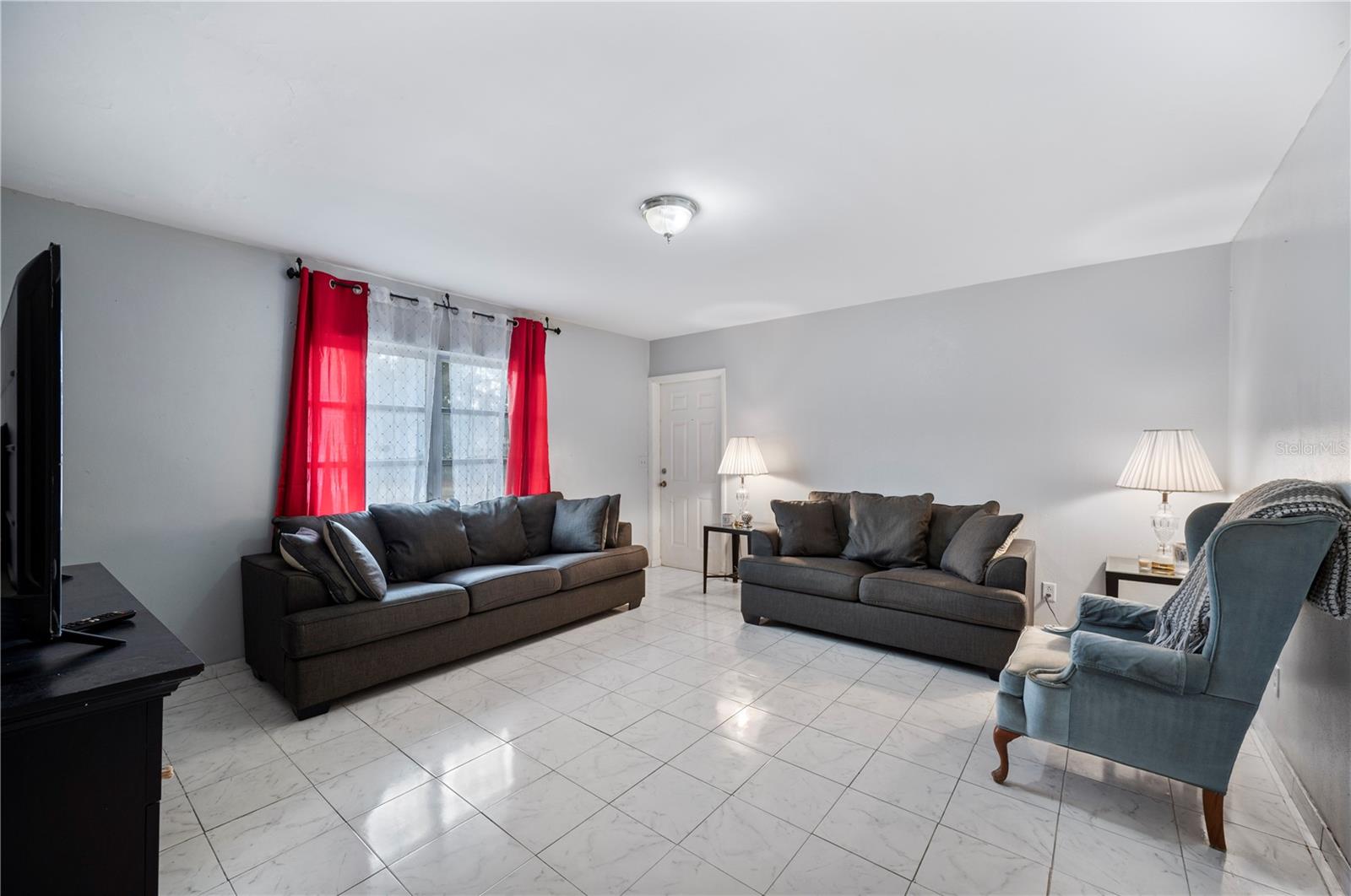 Image 17 of 29 For 105 Hill Circle