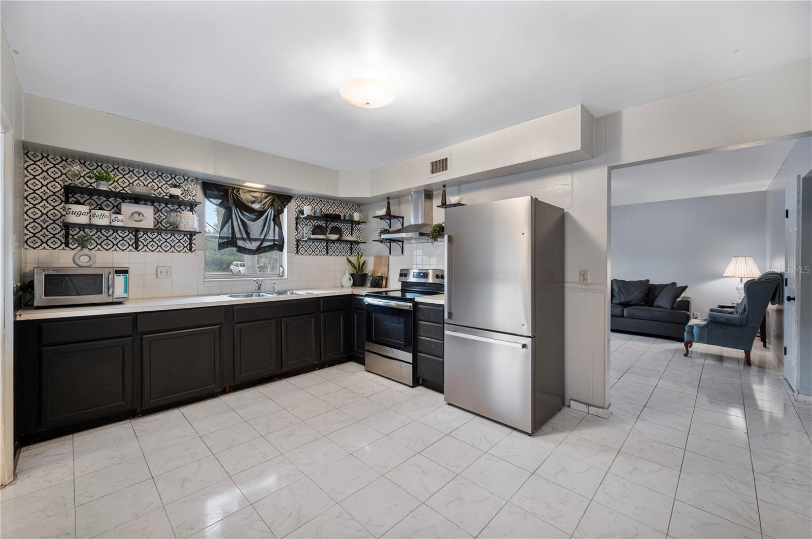 Image 6 of 29 For 105 Hill Circle