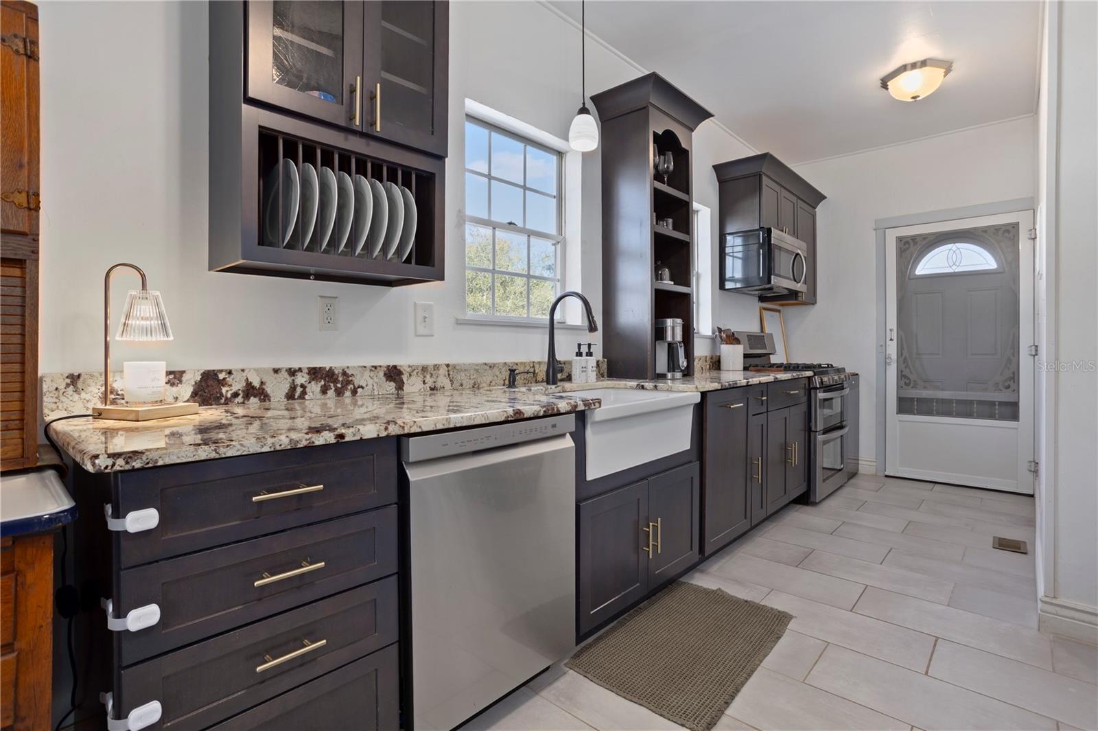 Image 10 of 60 For 517 Main Street