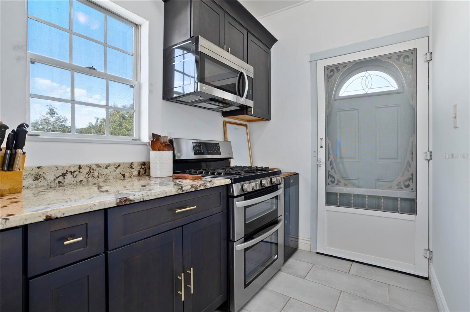 Image 13 of 60 For 517 Main Street