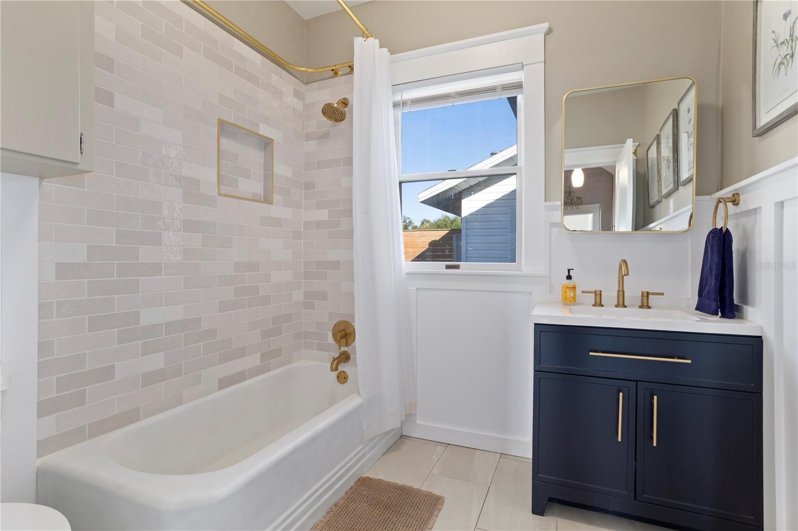 Image 14 of 60 For 517 Main Street