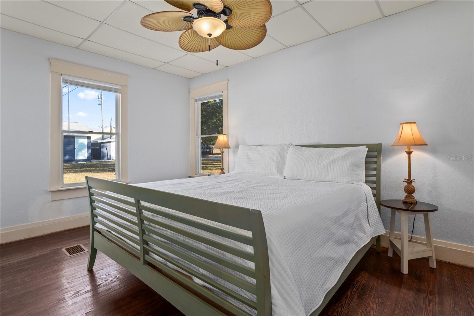 Image 16 of 60 For 517 Main Street