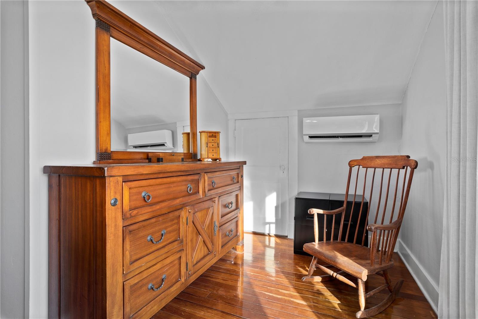 Image 23 of 60 For 517 Main Street