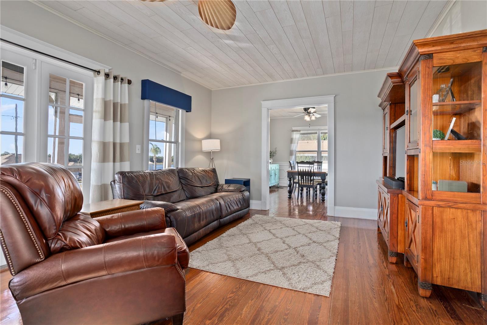 Image 5 of 60 For 517 Main Street