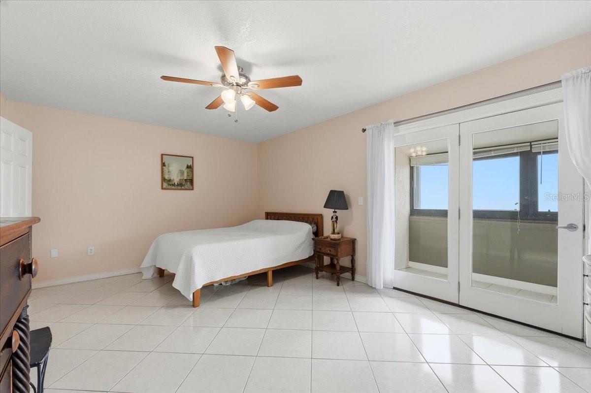 Image 27 of 48 For 2500 21st Street Nw 88