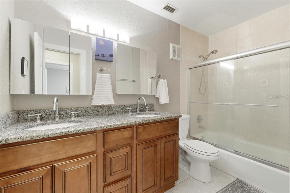 Image 40 of 48 For 2500 21st Street Nw 88