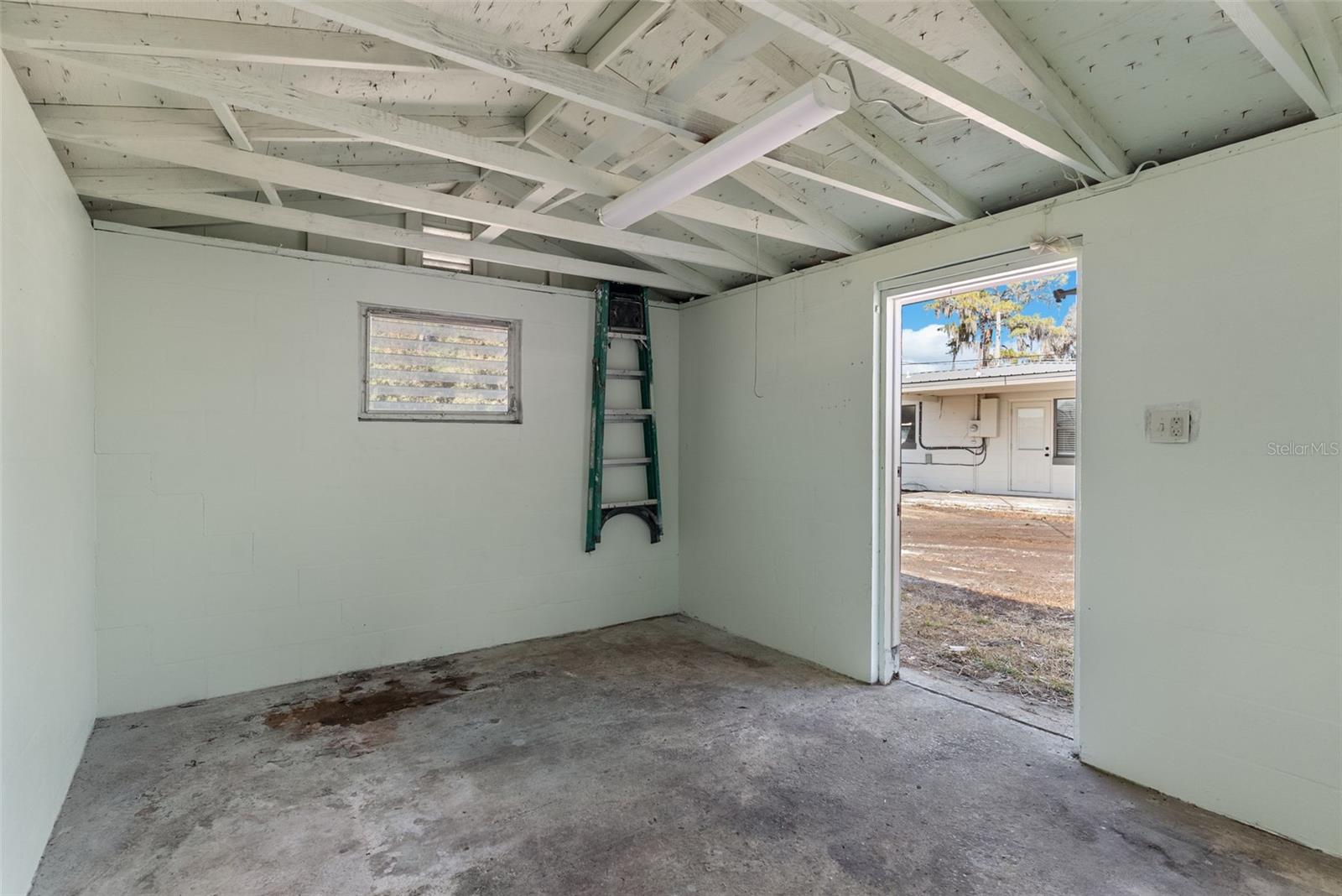 Image 24 of 34 For 1568 Lake Shipp Drive