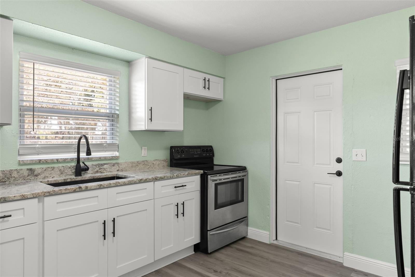 Image 11 of 19 For 73 High Street