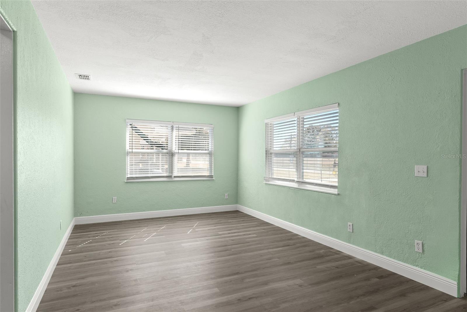 Image 6 of 19 For 73 High Street