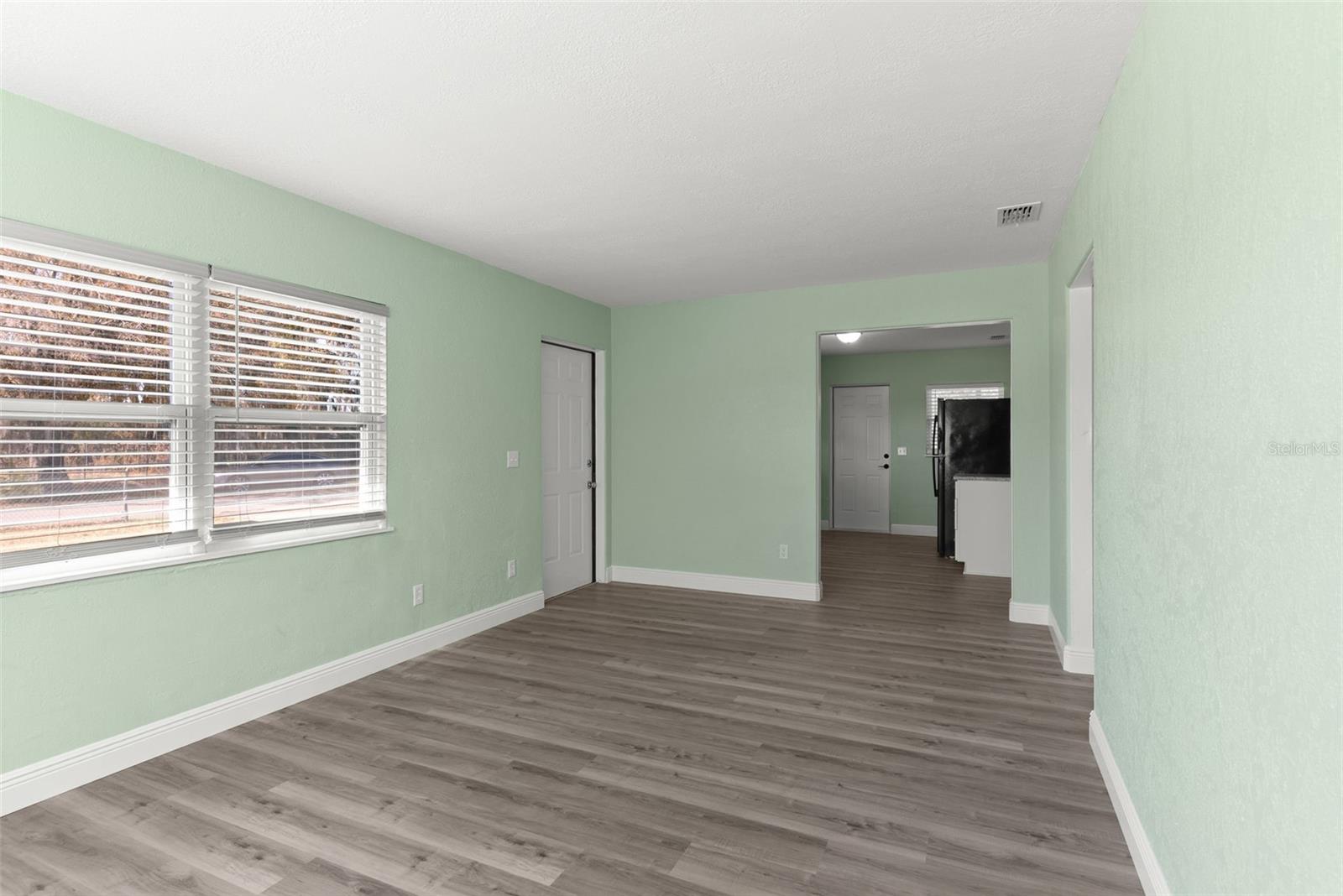 Image 7 of 19 For 73 High Street