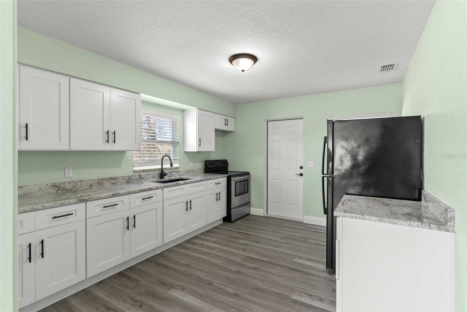 Image 9 of 19 For 73 High Street