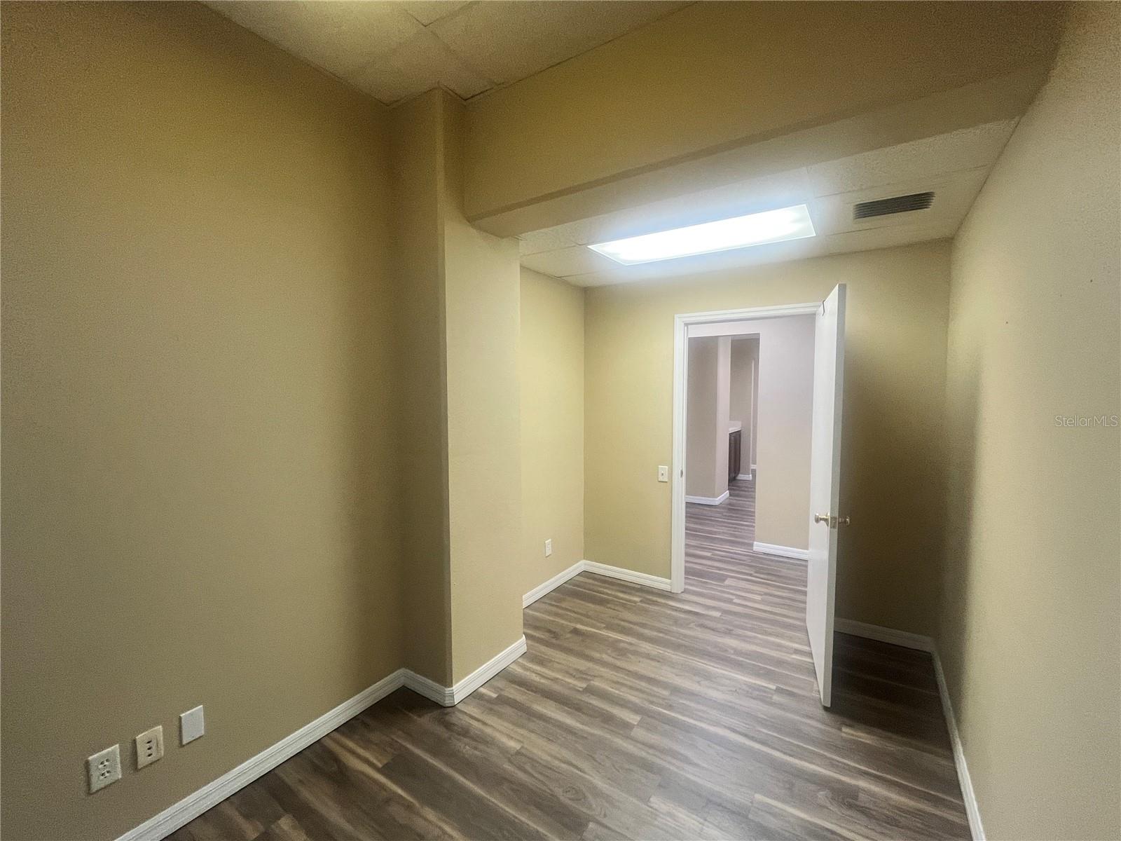 Image 15 of 37 For 141 Central Avenue 350