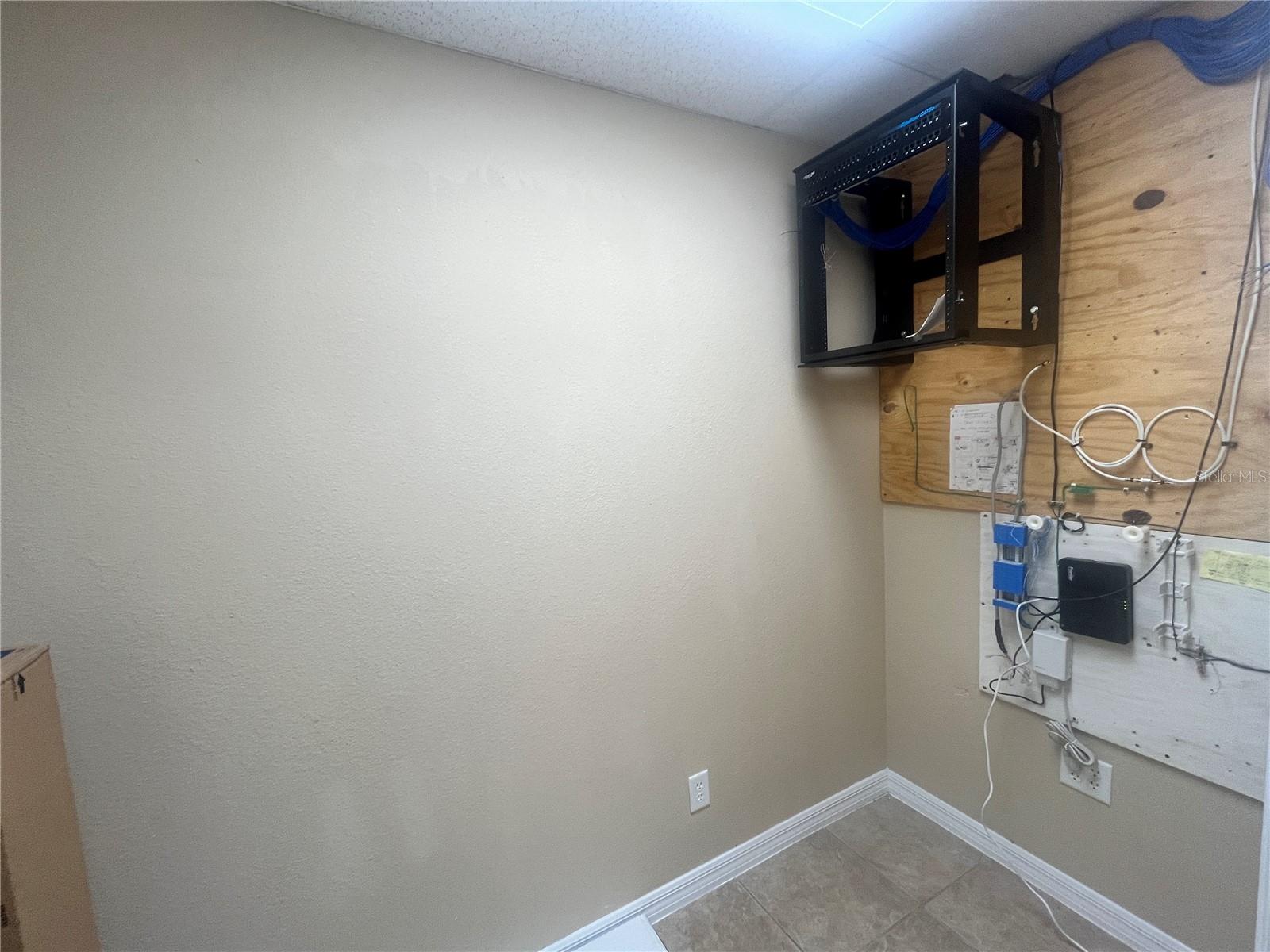 Image 26 of 37 For 141 Central Avenue 350