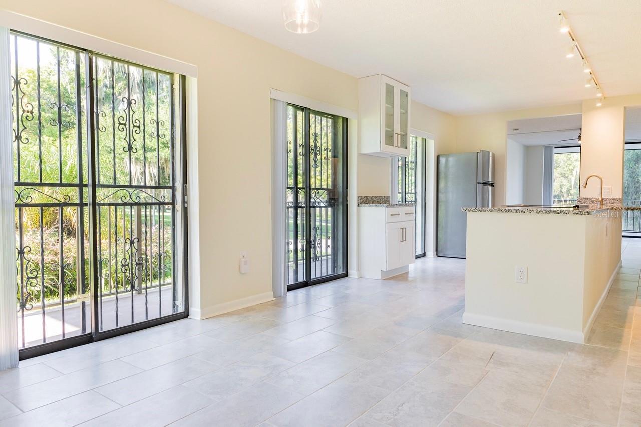 Image 12 of 17 For 208 Lake Howard Drive Nw 104