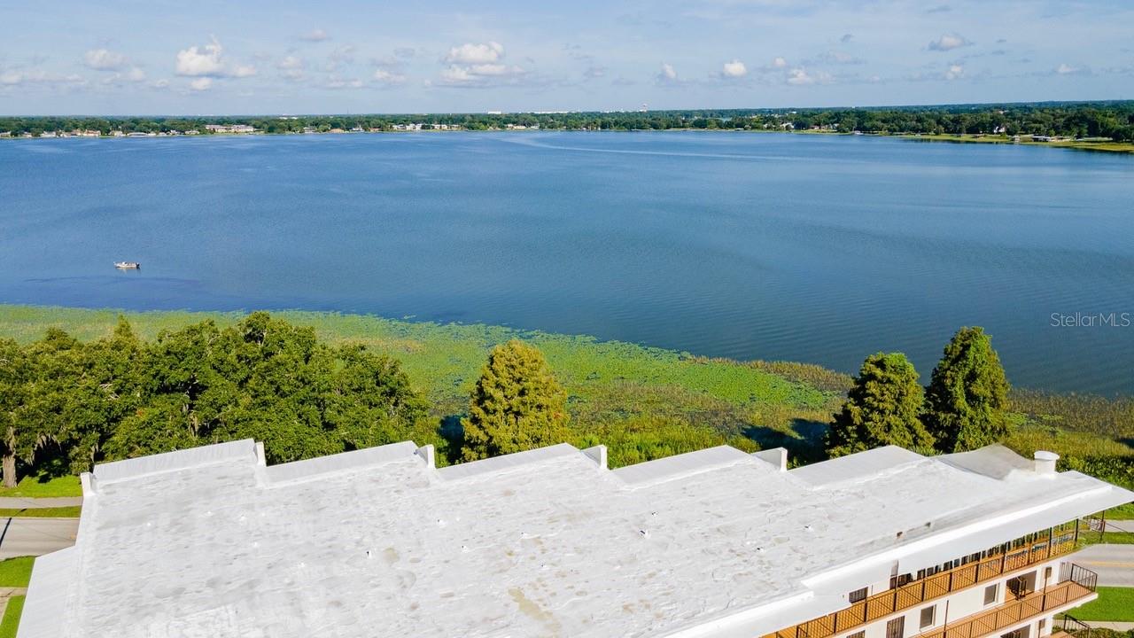 Image 4 of 17 For 208 Lake Howard Drive Nw 104