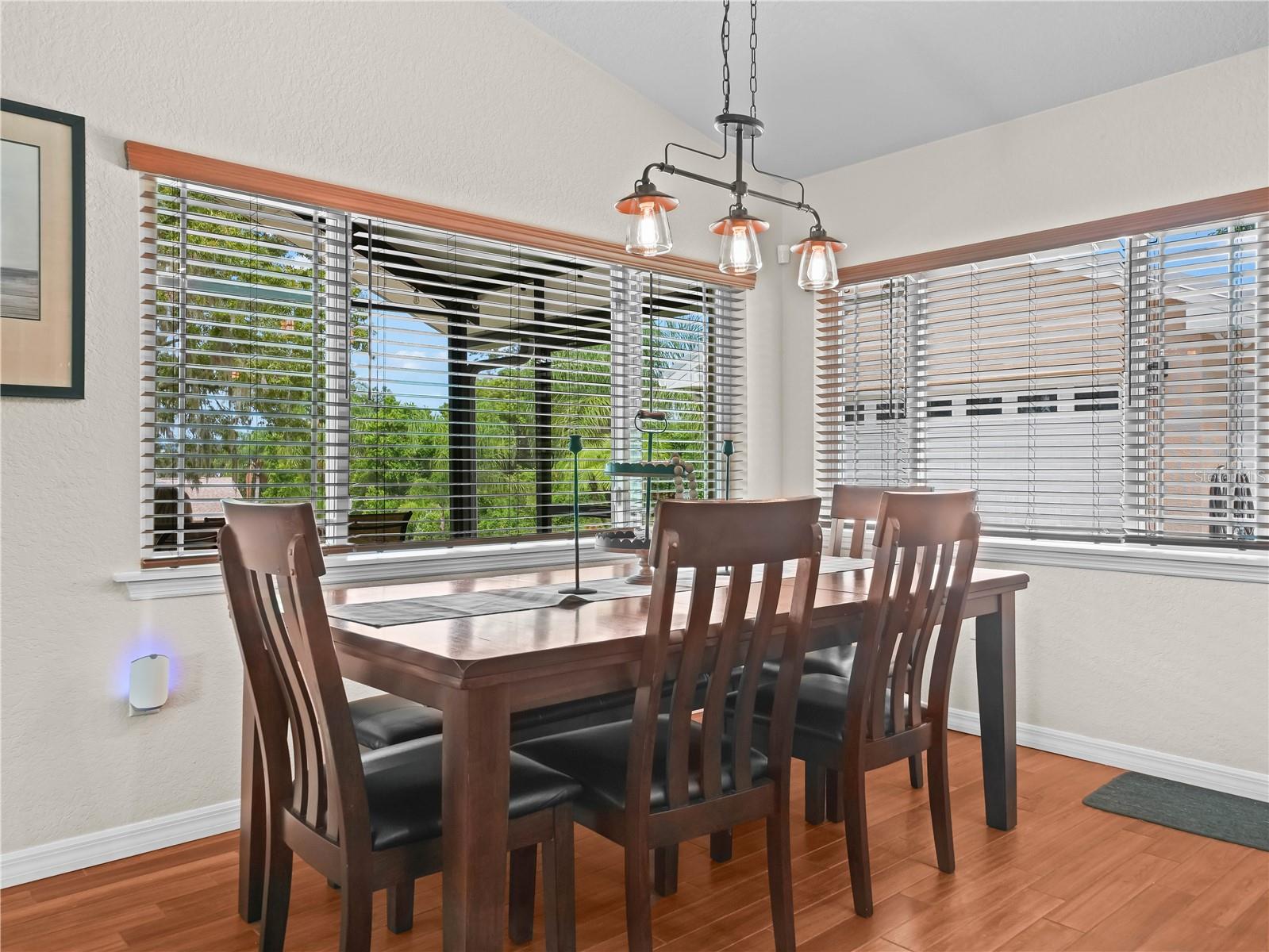 Listing photo id 14 for 1055 Sunset Trail