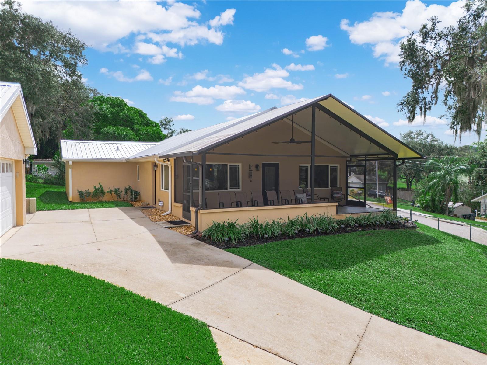 Listing photo id 3 for 1055 Sunset Trail