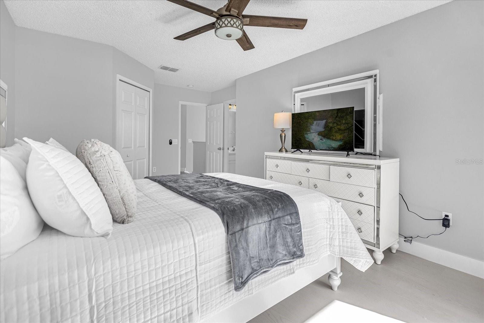 Image 10 of 27 For 938 Park Terrace Circle