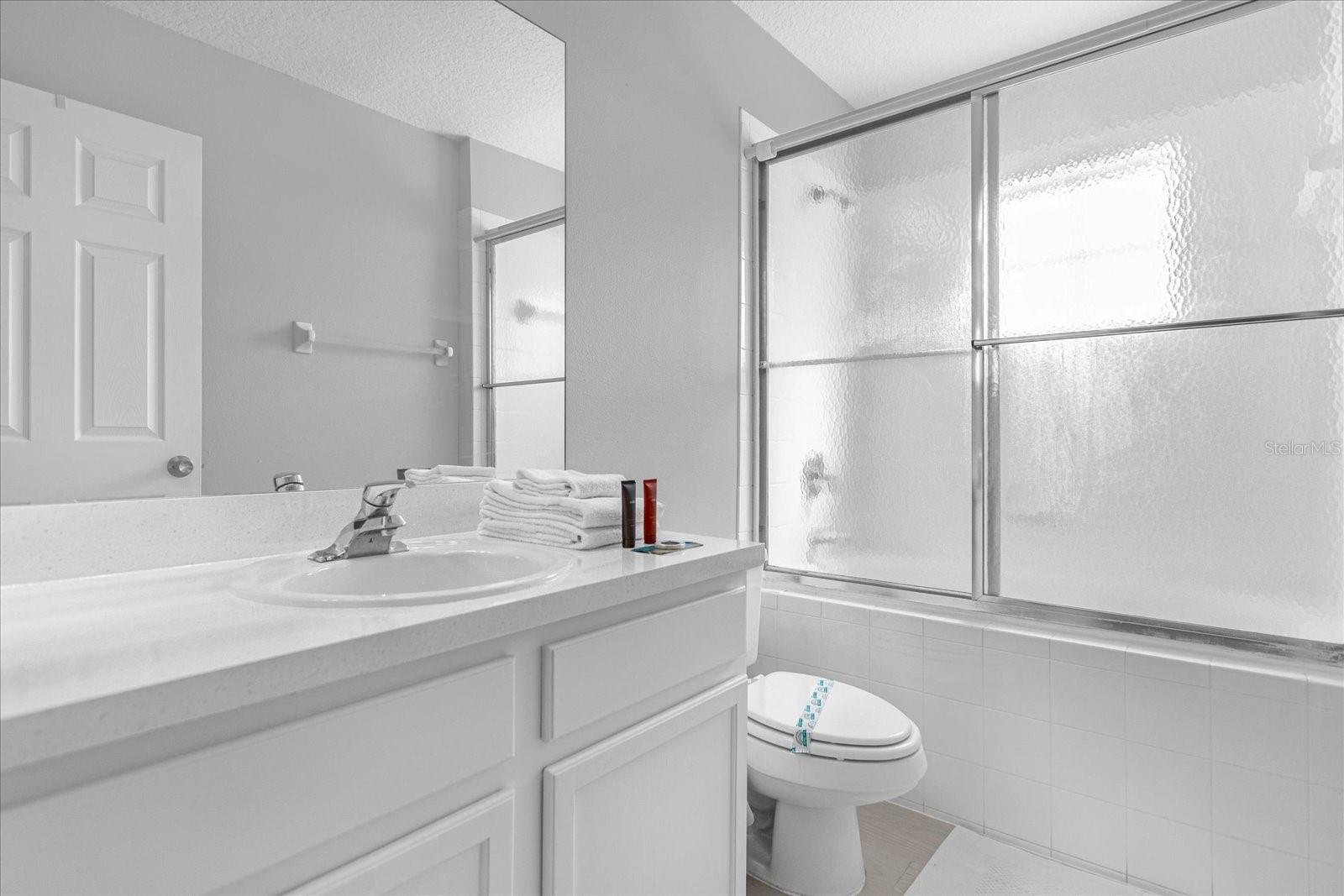 Image 16 of 27 For 938 Park Terrace Circle