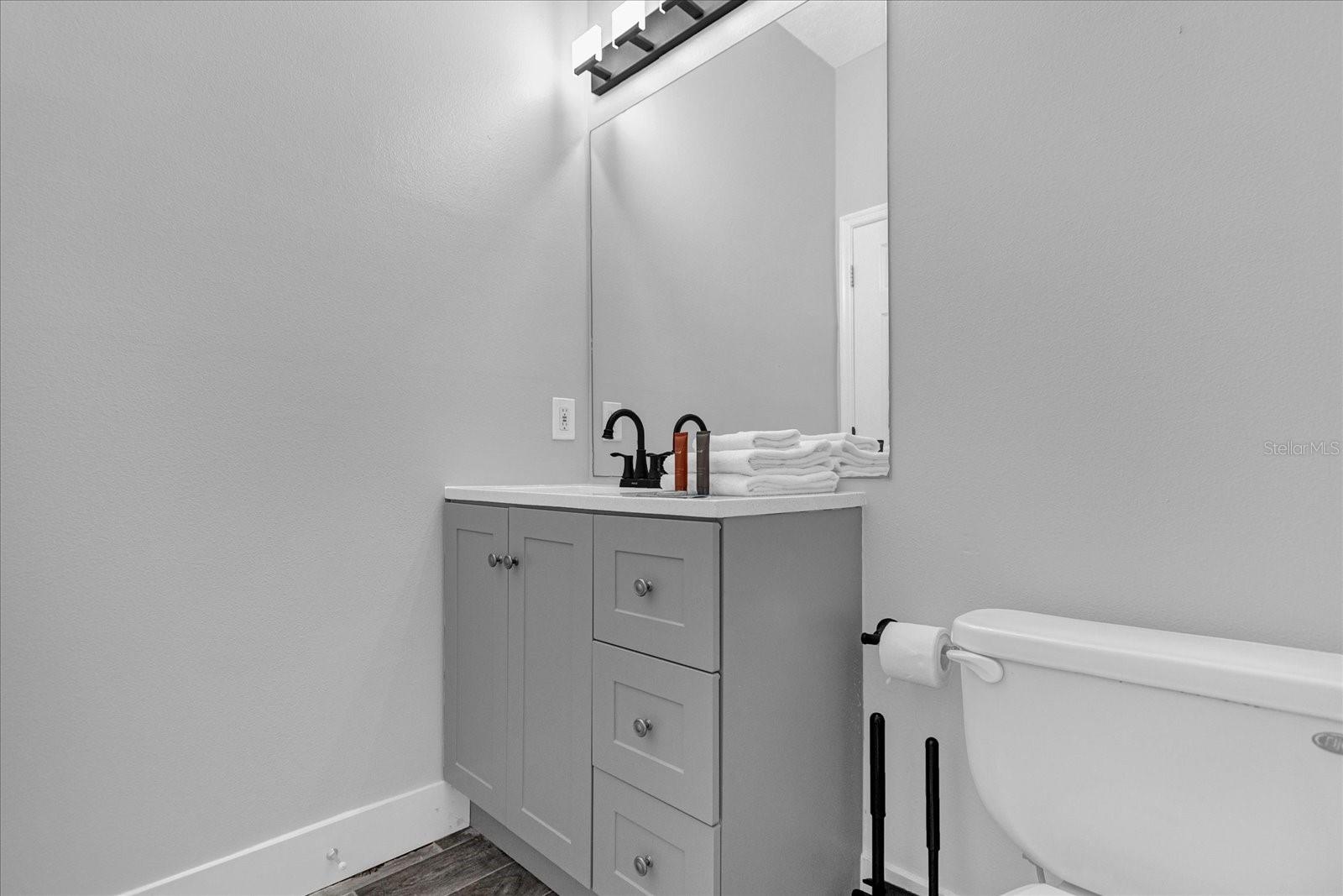 Image 21 of 27 For 938 Park Terrace Circle