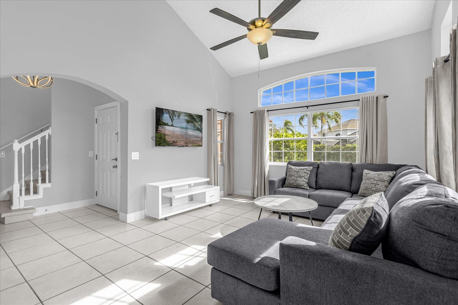 Image 3 of 27 For 938 Park Terrace Circle