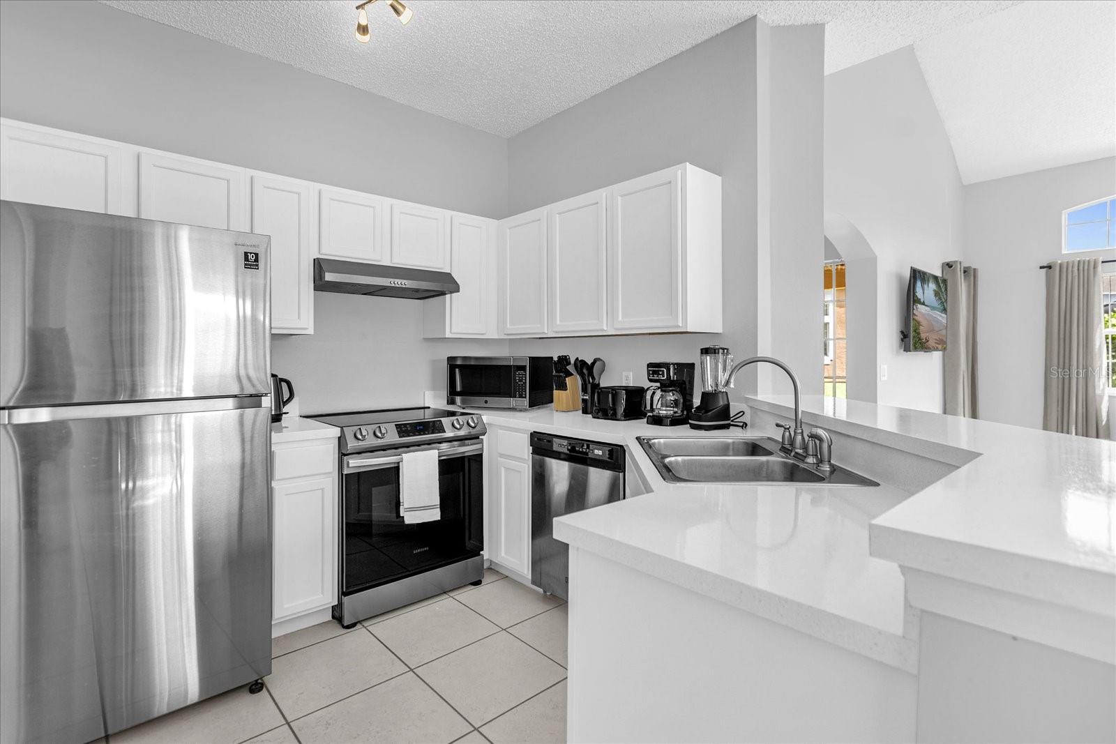 Image 6 of 27 For 938 Park Terrace Circle