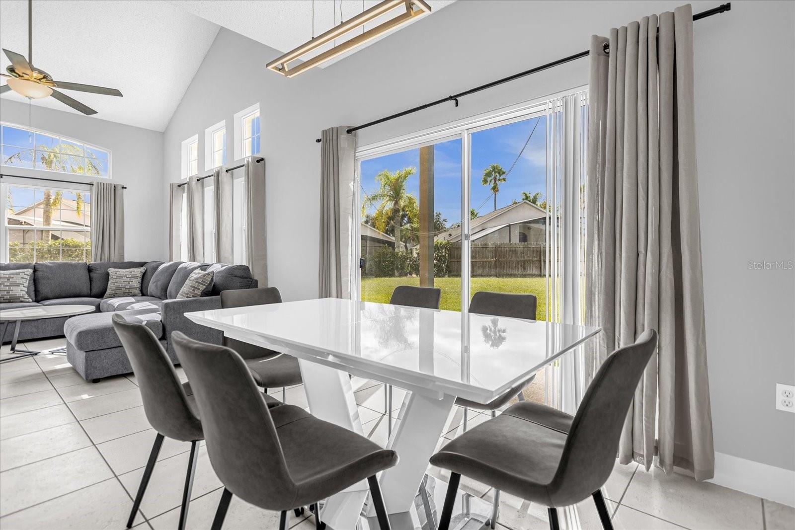 Image 8 of 27 For 938 Park Terrace Circle