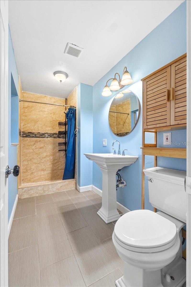 Image 38 of 46 For 5927 Forest Grove Boulevard