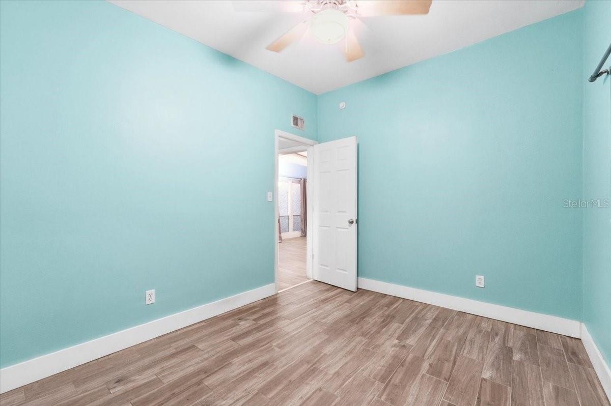 Image 40 of 46 For 5927 Forest Grove Boulevard